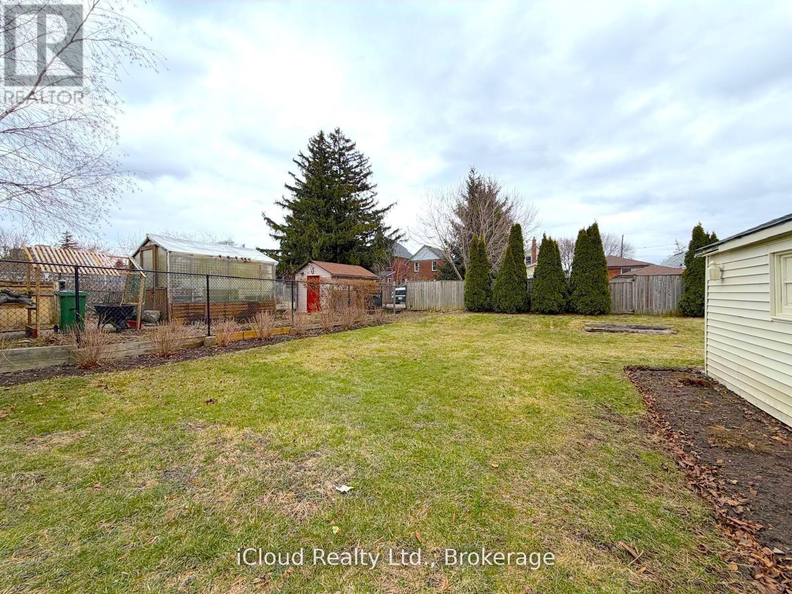 405 Upper Wentworth Street, Hamilton, ON - Outdoor