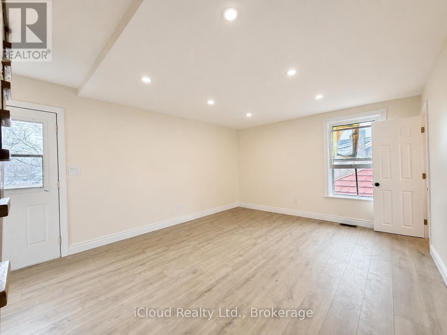 405 Upper Wentworth Street, Hamilton, ON - Indoor Photo Showing Other Room