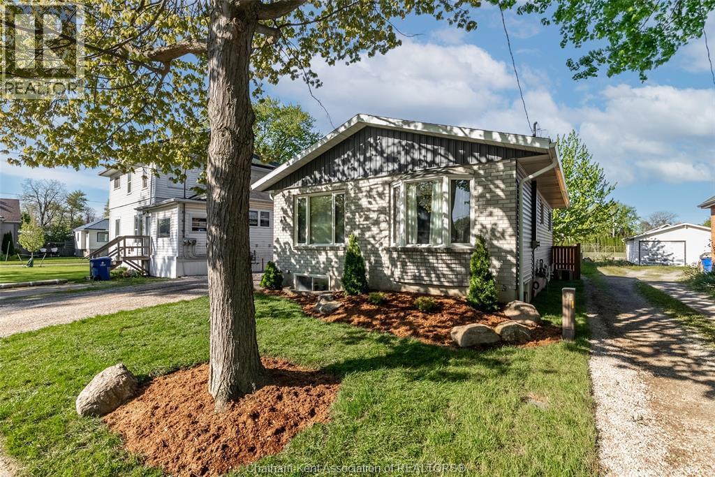 12 Lansdowne Avenue, Chatham, ON - Outdoor