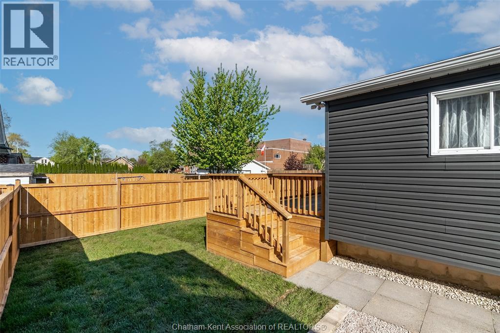 12 Lansdowne Avenue, Chatham, ON - Outdoor