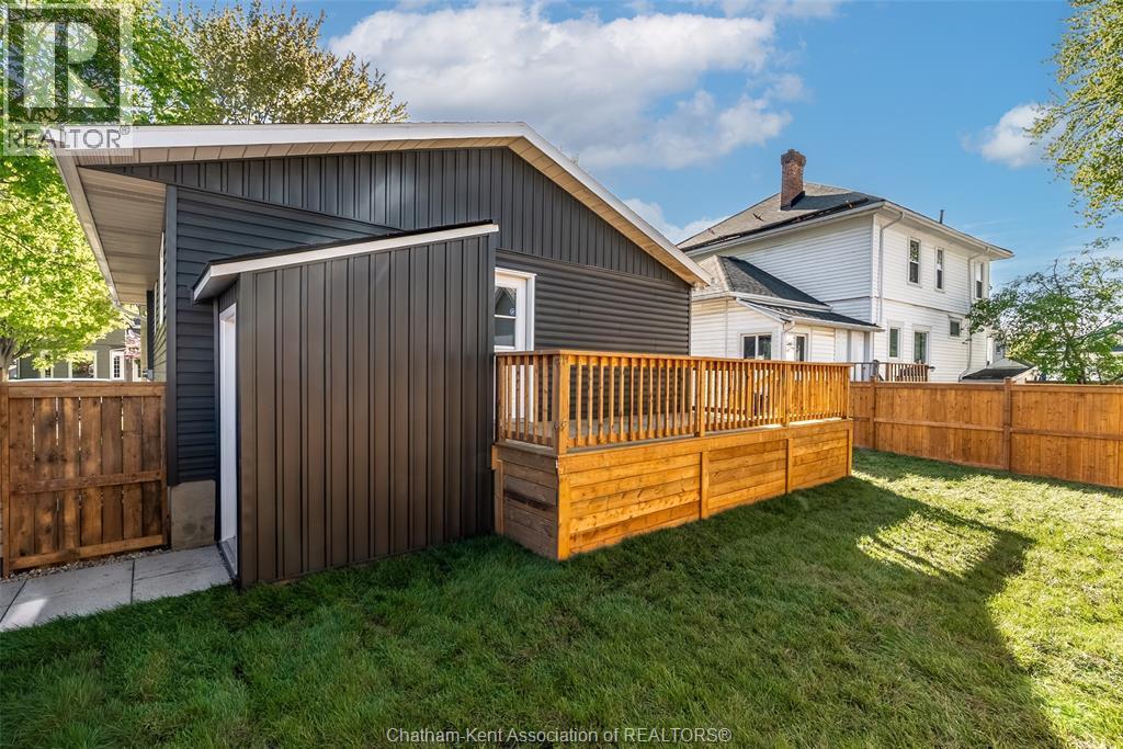 12 Lansdowne Avenue, Chatham, ON - Outdoor
