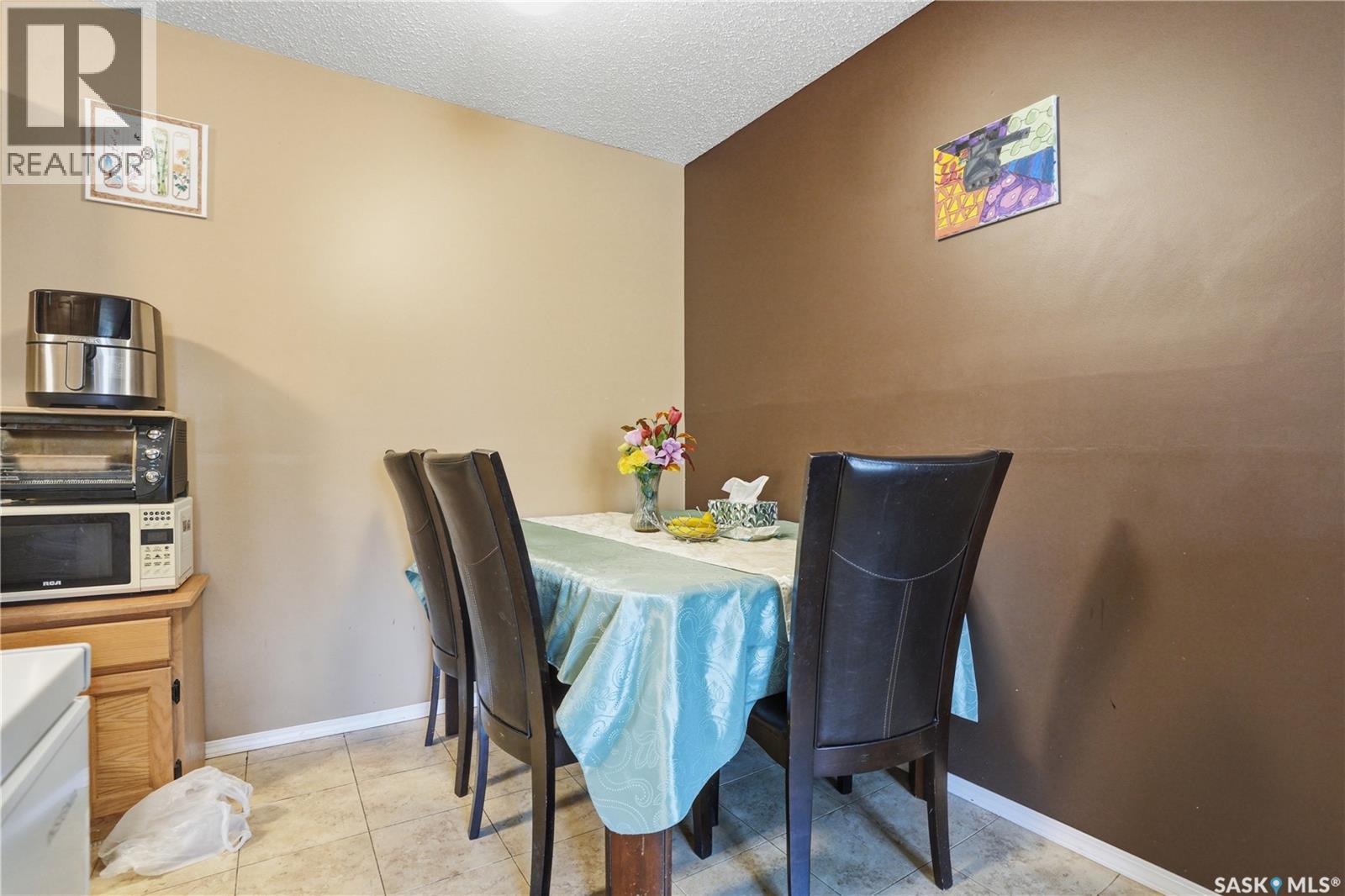 214A 4040 8Th Street E, Saskatoon, SK - Indoor Photo Showing Dining Room