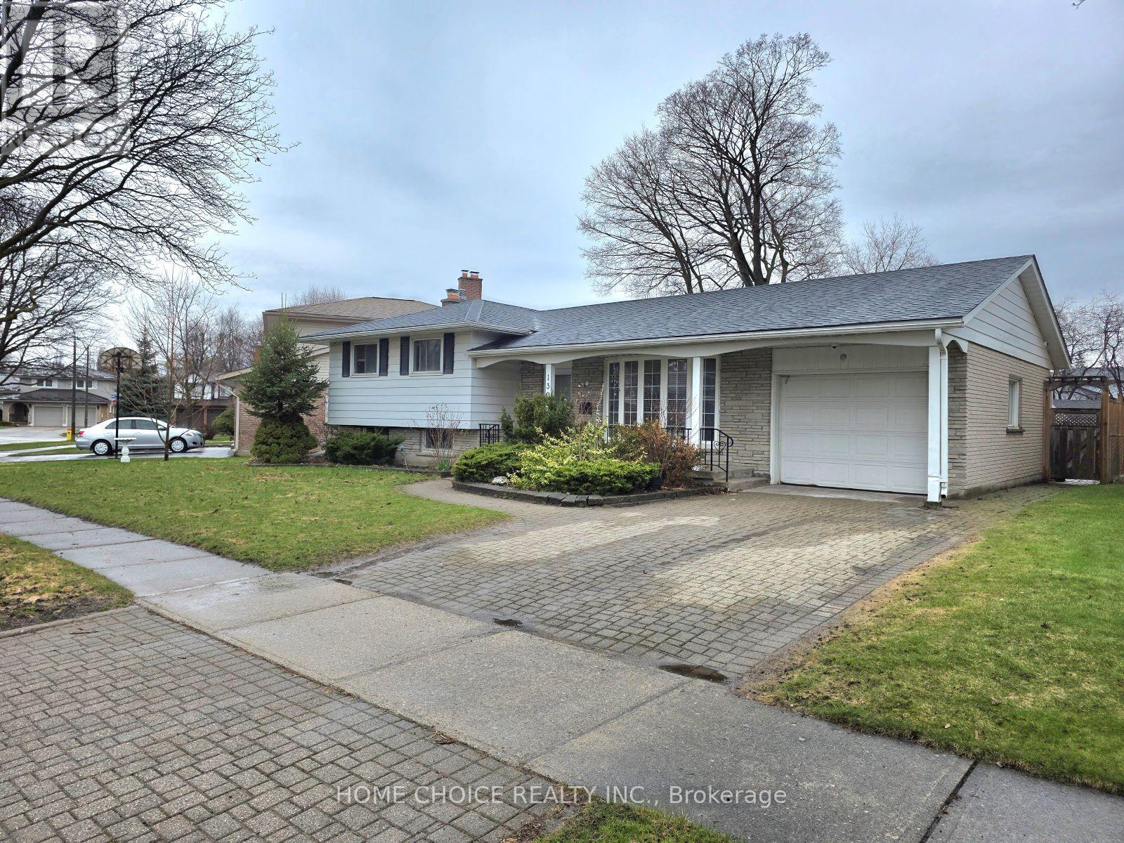 130 Champlain Crescent, Kitchener, ON - Outdoor With Facade