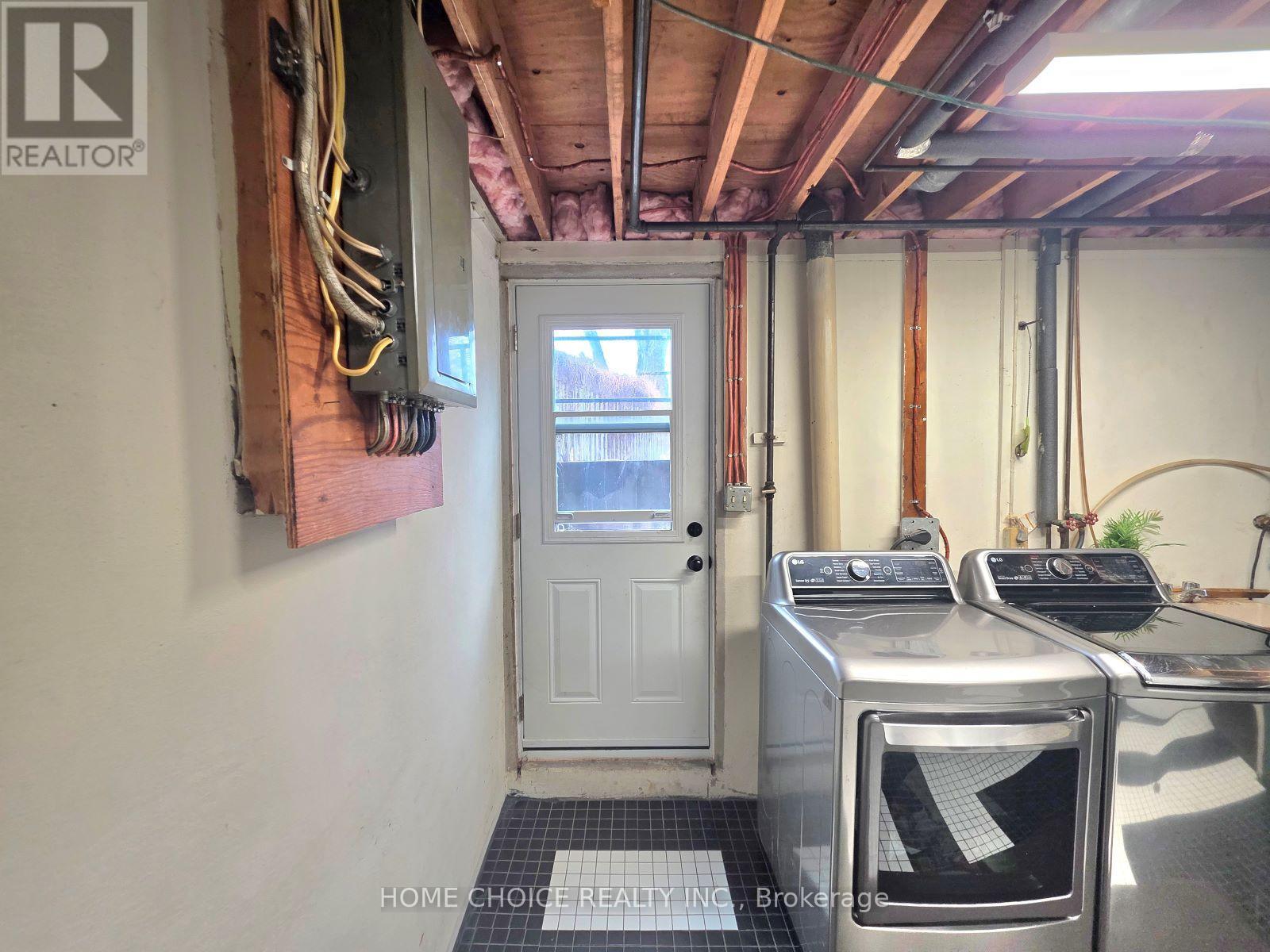 130 Champlain Crescent, Kitchener, ON - Indoor Photo Showing Laundry Room