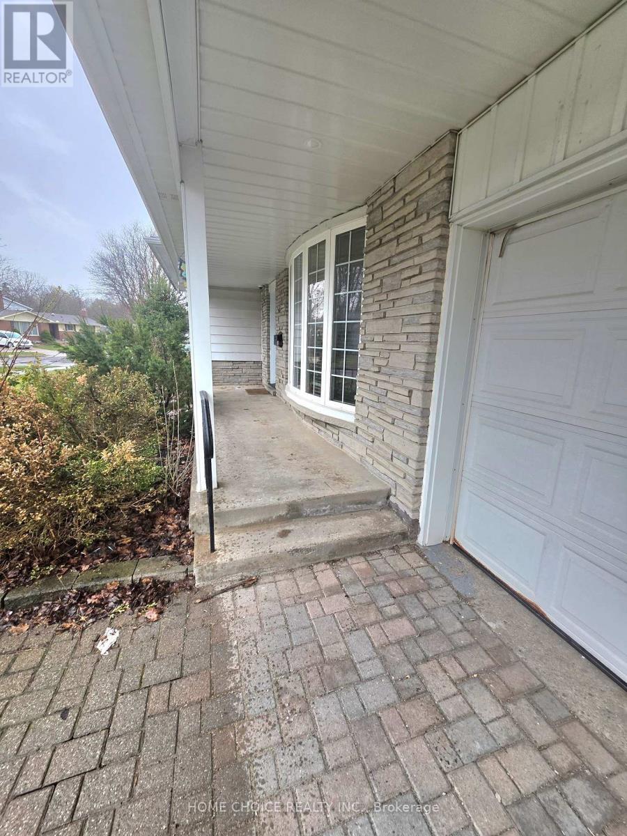 130 Champlain Crescent, Kitchener, ON - Outdoor With Exterior
