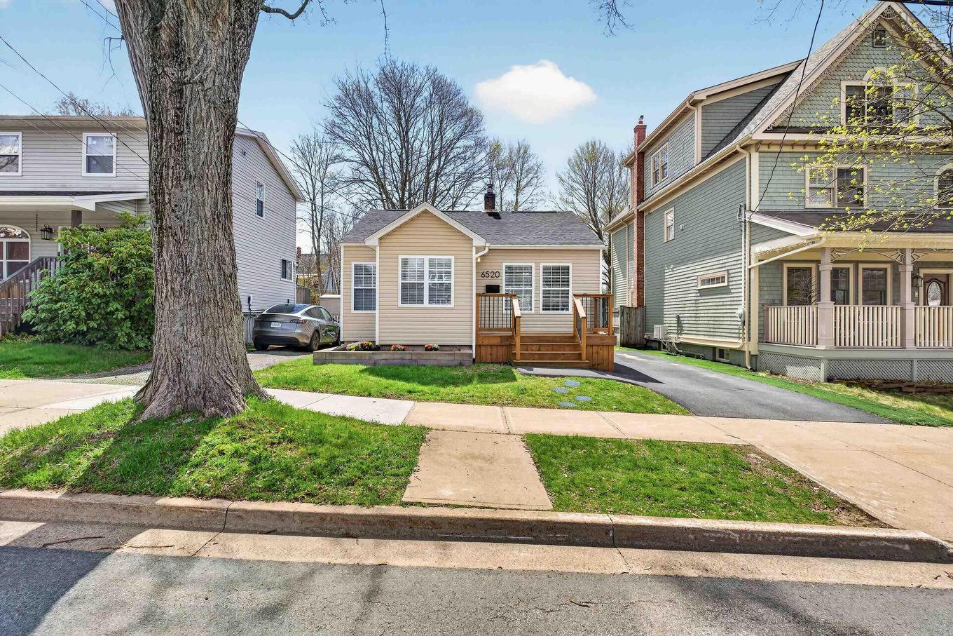 6520 Roslyn Road, Halifax, NS