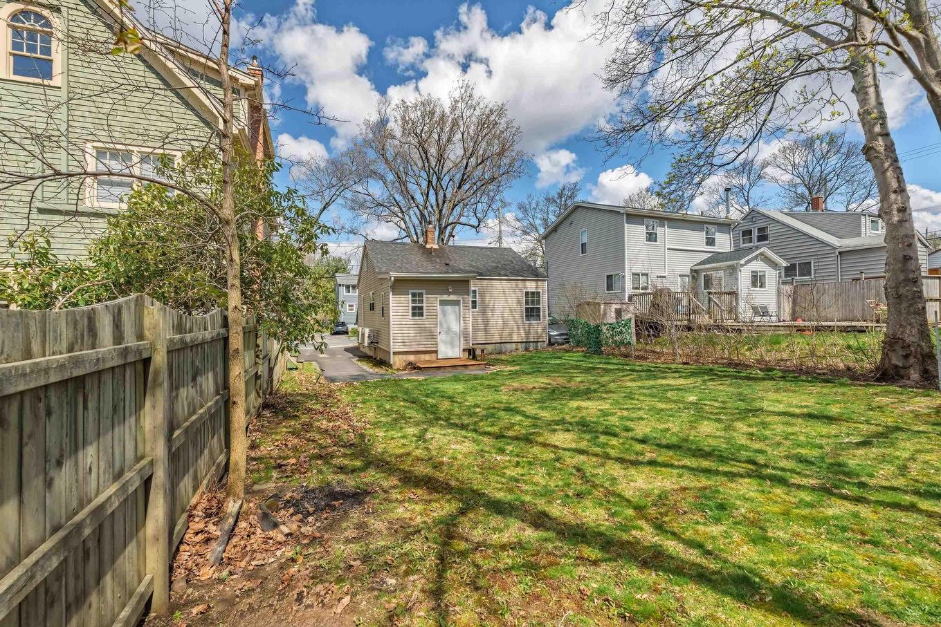 6520 Roslyn Road, Halifax, NS