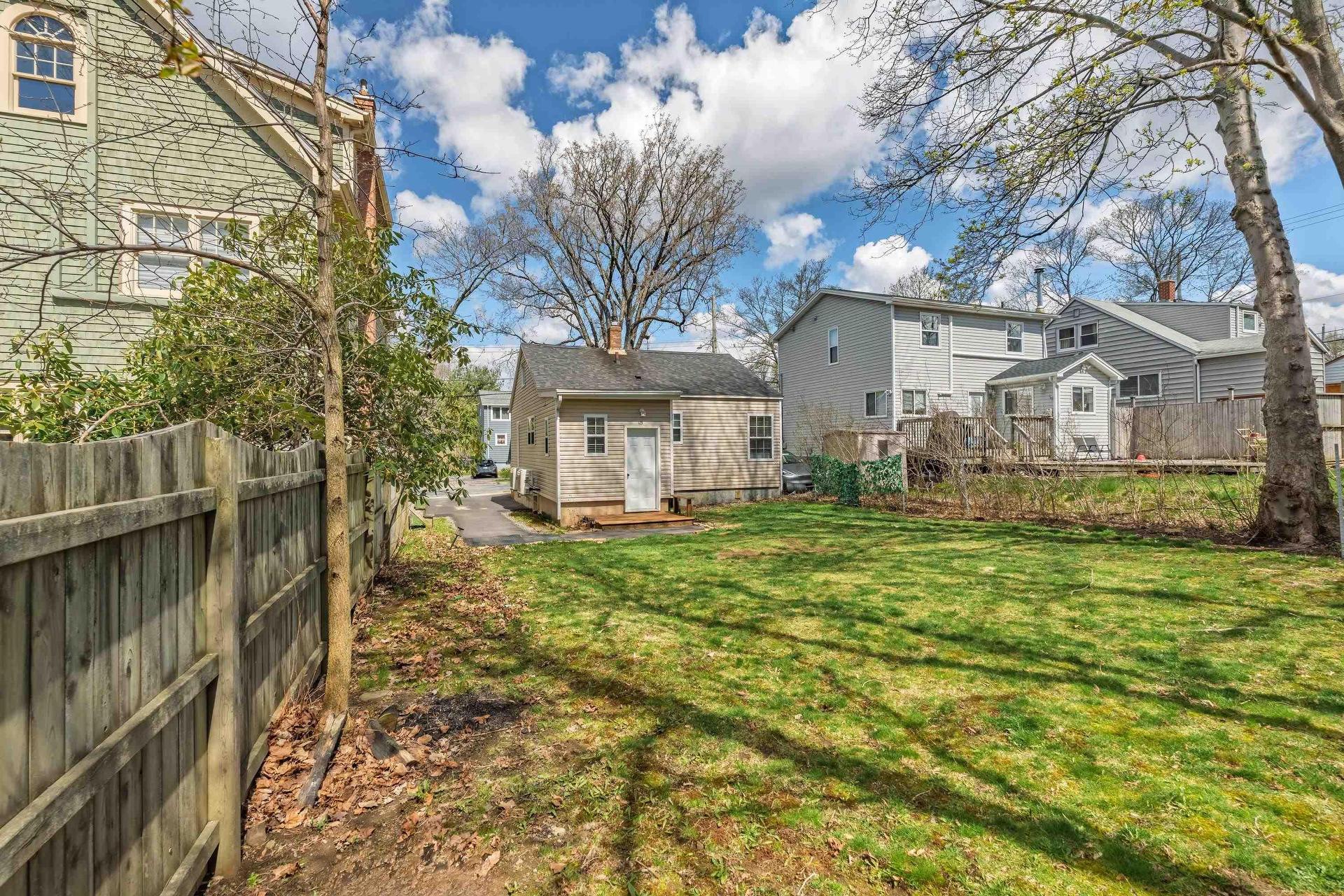 6520 Roslyn Road, Halifax, NS
