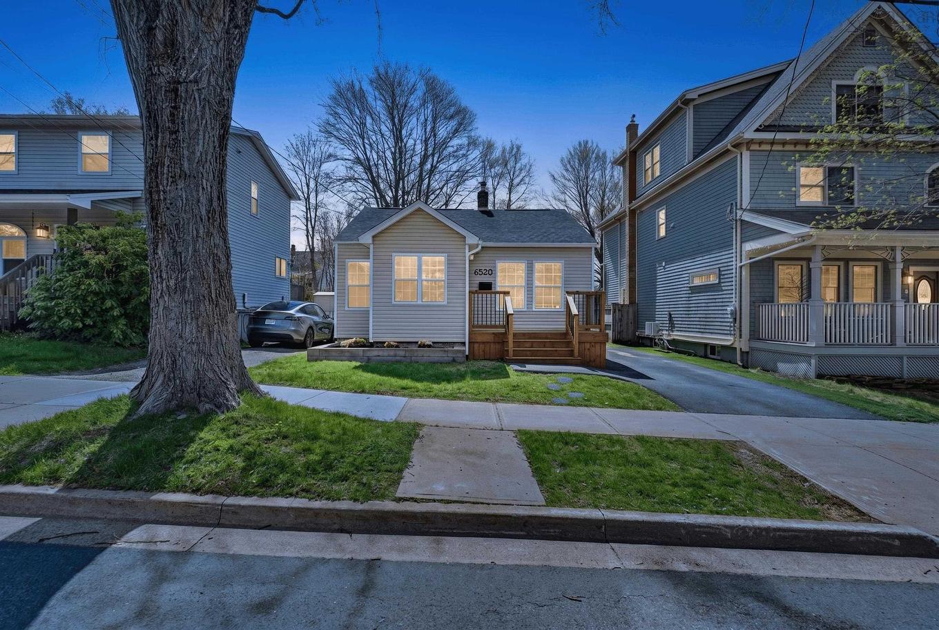 6520 Roslyn Road, Halifax, NS
