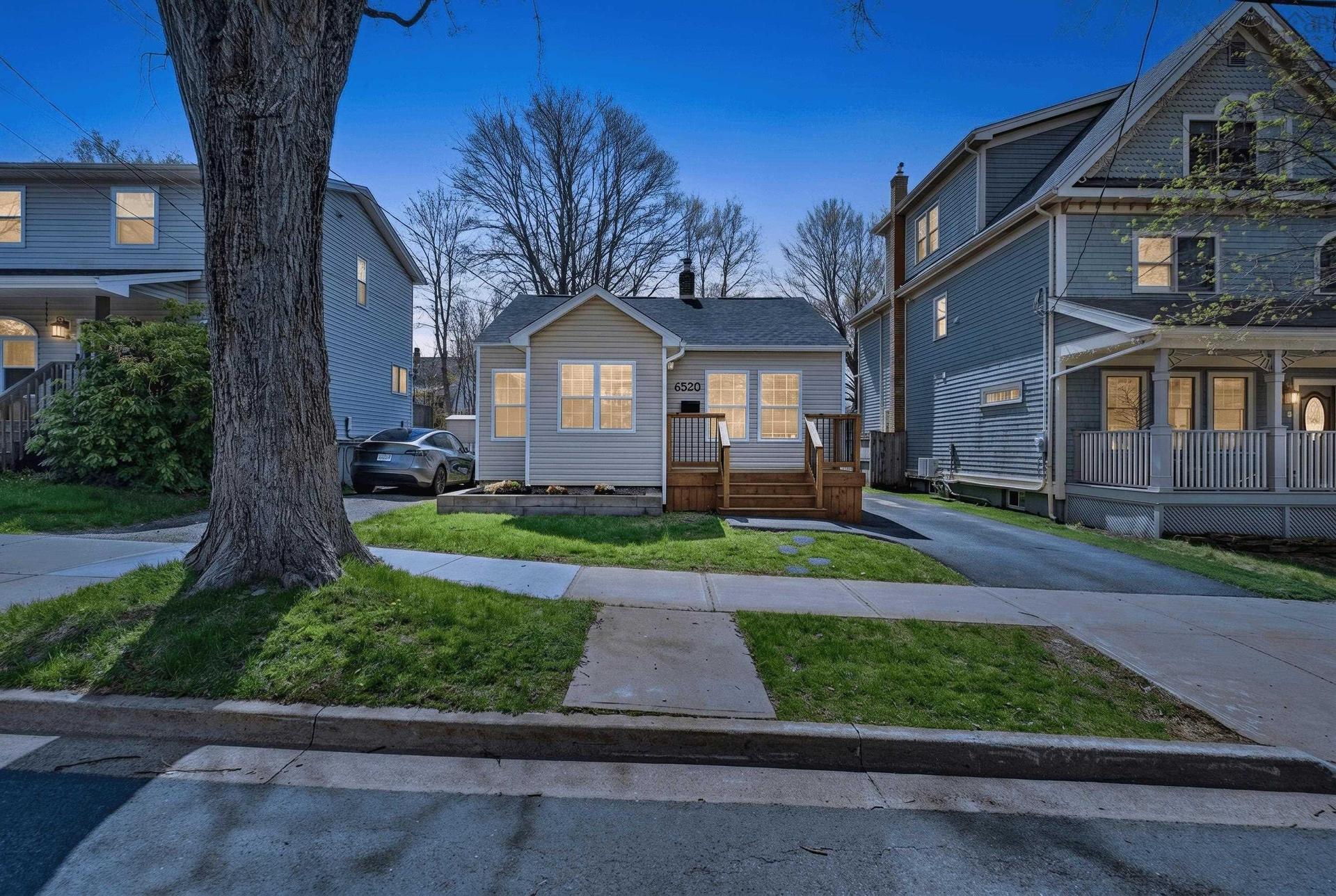 6520 Roslyn Road, Halifax, NS