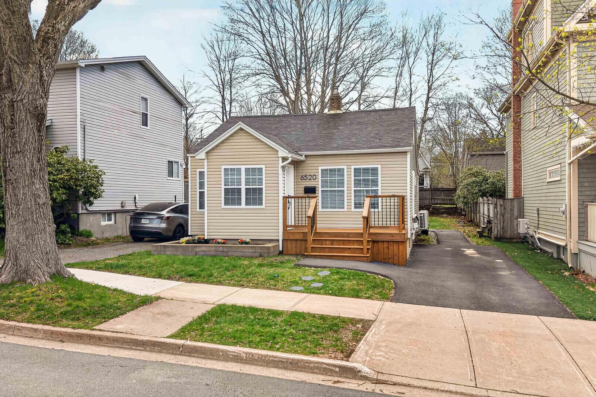 6520 Roslyn Road, Halifax, NS