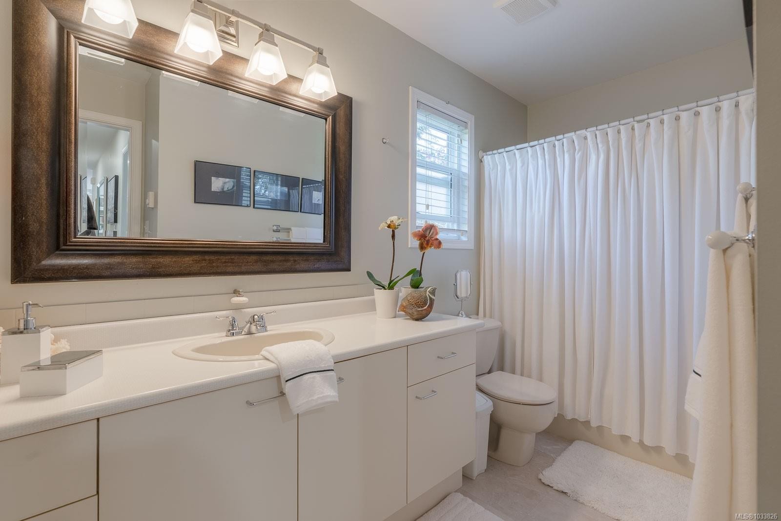 1345 Garrett Pl, Cowichan Bay, BC
