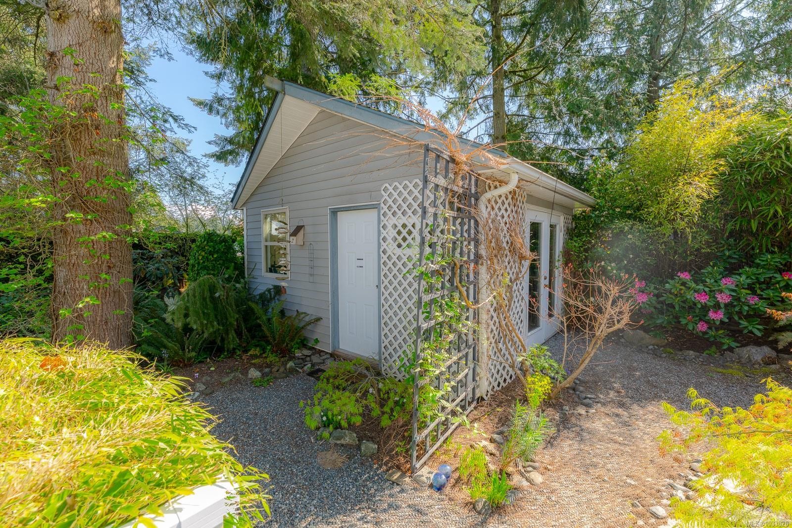1345 Garrett Pl, Cowichan Bay, BC