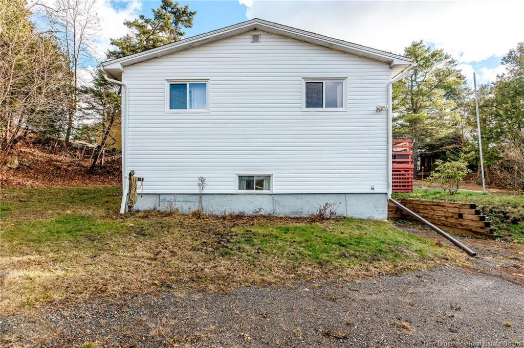 16 Field Rd, Saint John, NB