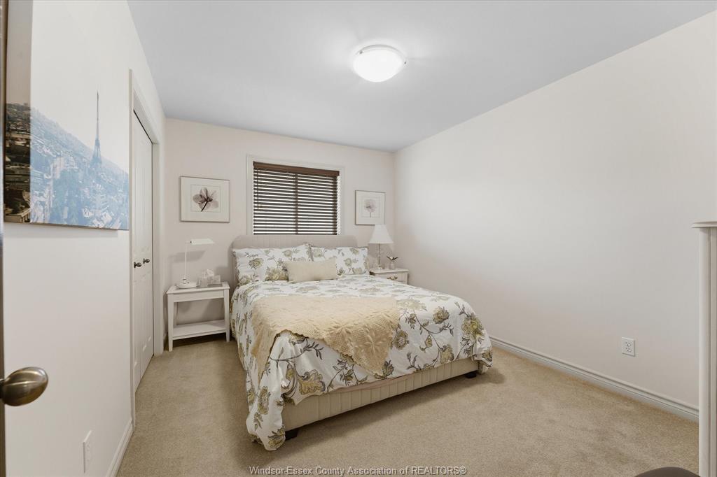 944 Thompson, Windsor, ON