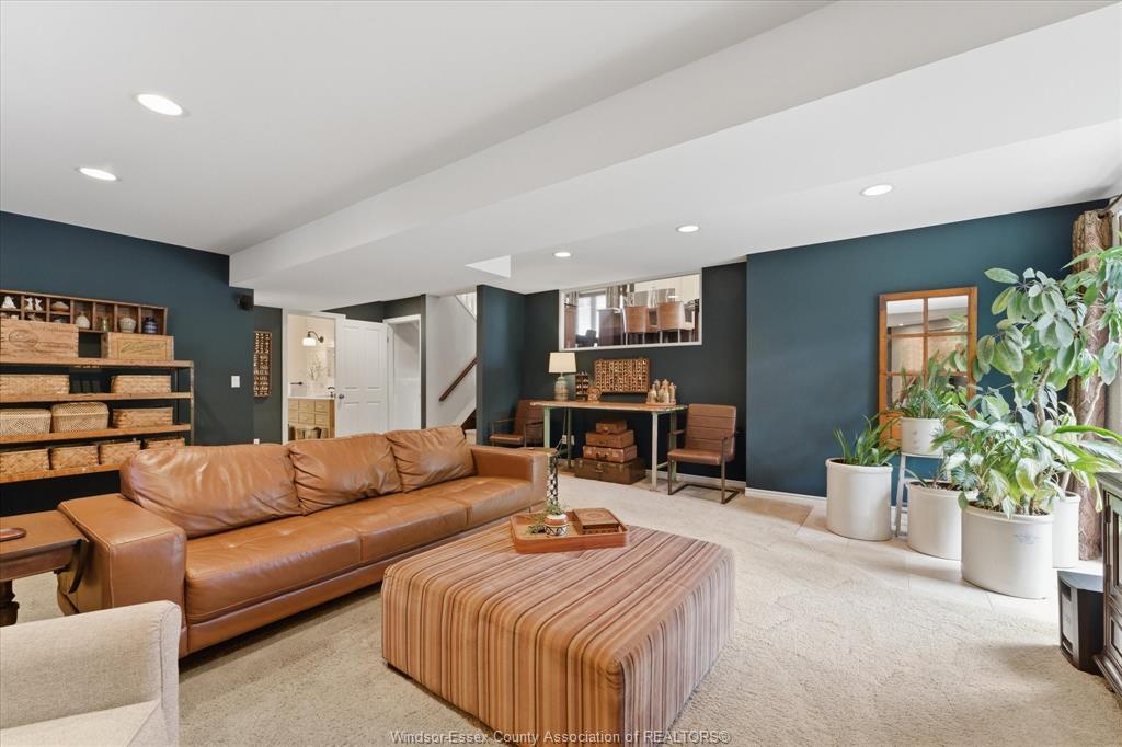 944 Thompson, Windsor, ON