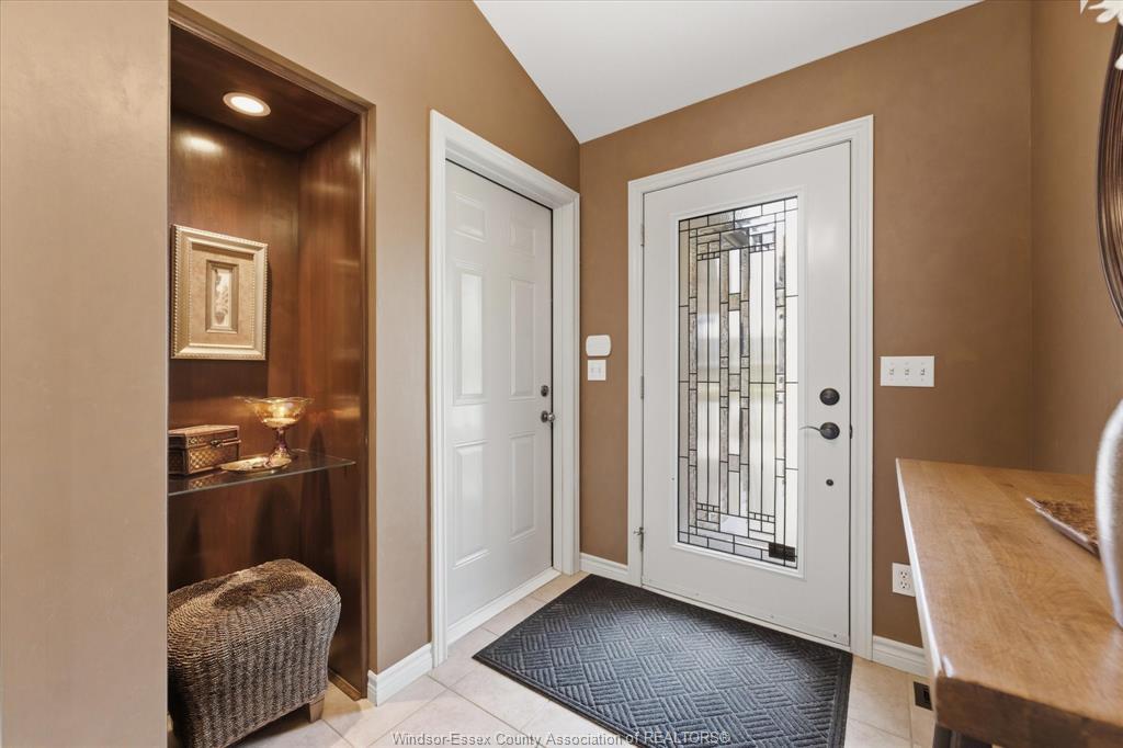944 Thompson, Windsor, ON