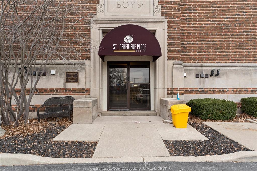 303-647 Irvine, Windsor, ON