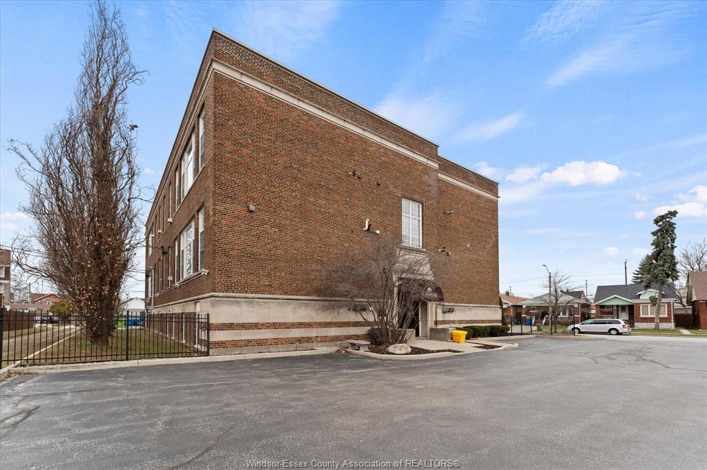 303-647 Irvine, Windsor, ON
