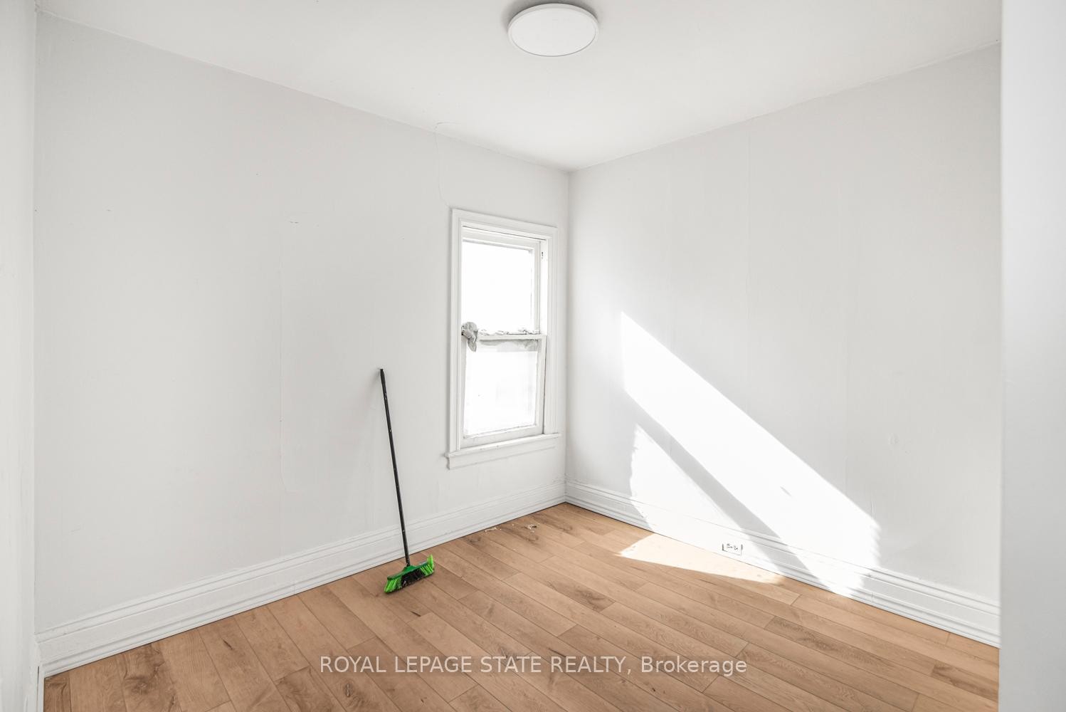 39 Arthur Avenue N, Hamilton, ON - Indoor Photo Showing Other Room