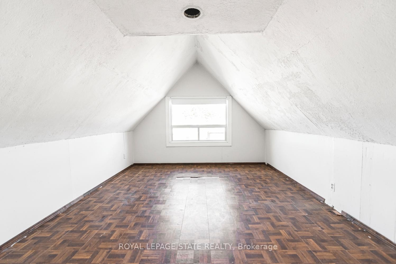 39 Arthur Avenue N, Hamilton, ON - Indoor Photo Showing Other Room