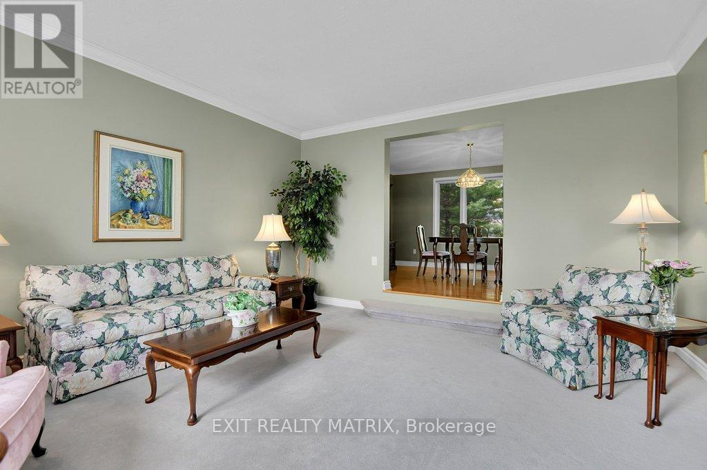 So much natural light. - 1340 Cuthbert Way, Ottawa, ON - Indoor Photo Showing Living Room