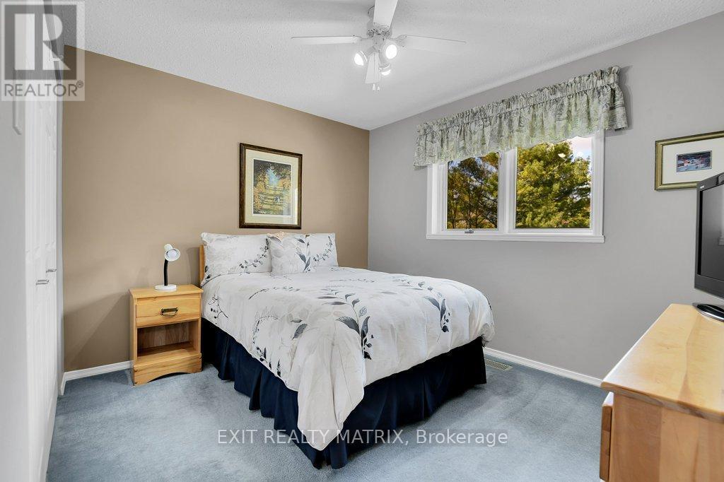 Third bedroom - 1340 Cuthbert Way, Ottawa, ON - Indoor Photo Showing Bedroom
