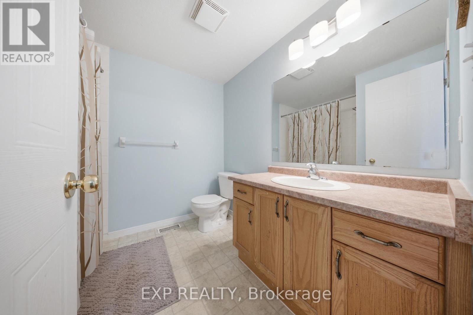 18 Prosperity Drive, Kitchener, ON - Indoor Photo Showing Bathroom