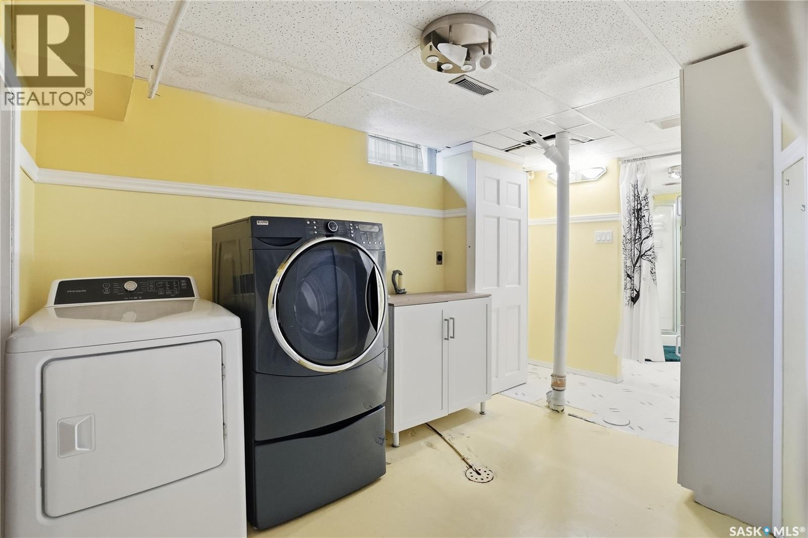 36 Morris Drive, Saskatoon, SK - Indoor Photo Showing Laundry Room