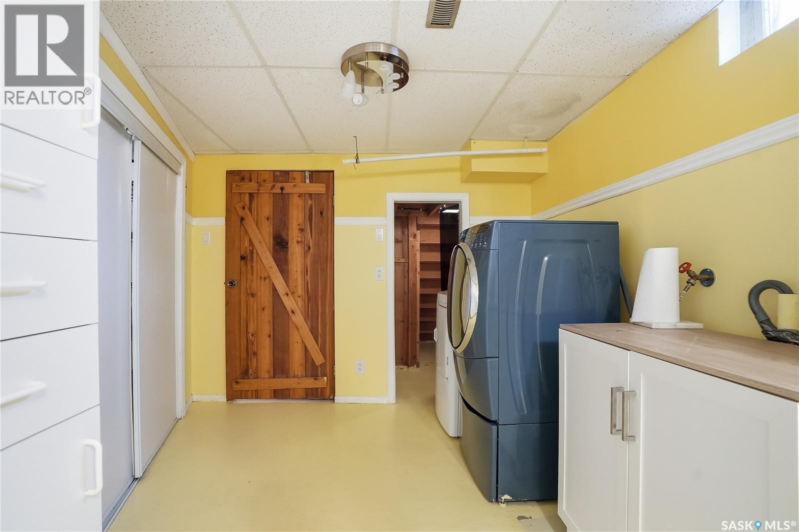 36 Morris Drive, Saskatoon, SK - Indoor Photo Showing Laundry Room