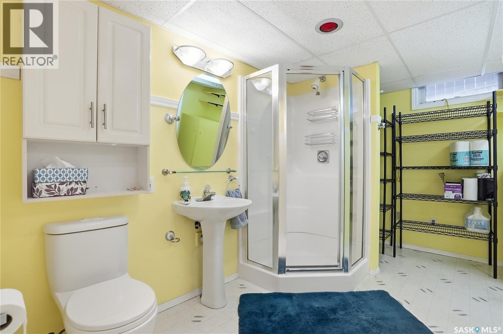 36 Morris Drive, Saskatoon, SK - Indoor Photo Showing Bathroom