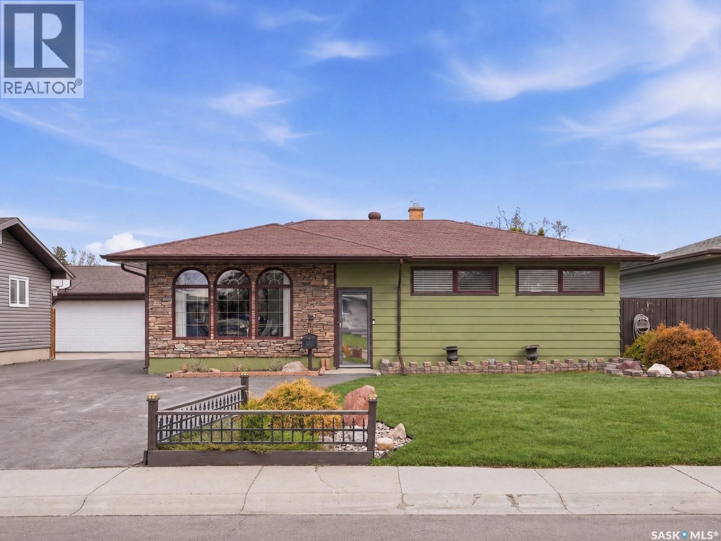 36 Morris Drive, Saskatoon, SK - Outdoor