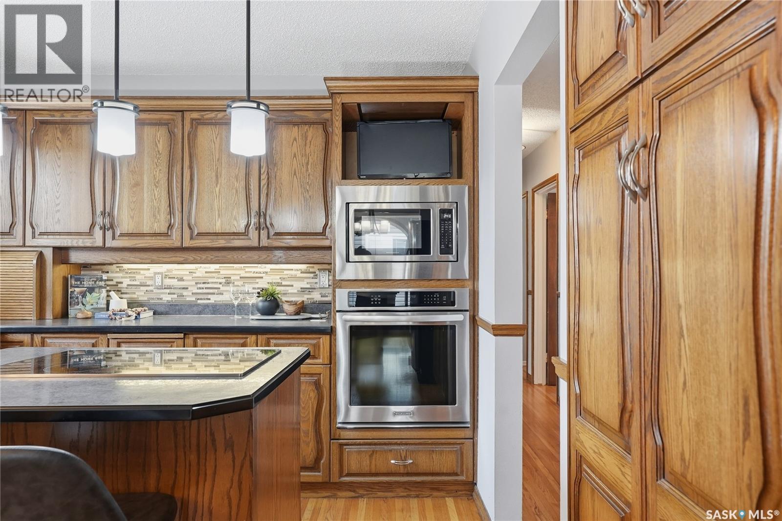 36 Morris Drive, Saskatoon, SK - Indoor Photo Showing Kitchen