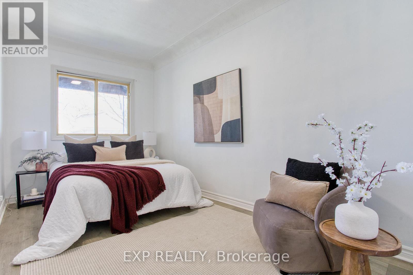 292 Fairfield Avenue, Hamilton, ON - Indoor Photo Showing Bedroom