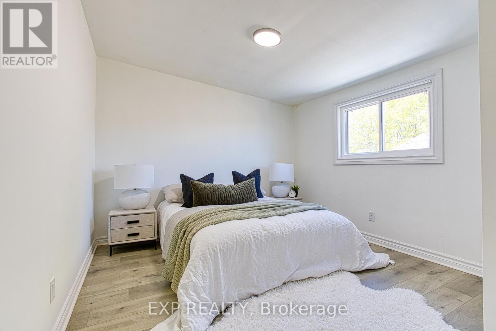 292 Fairfield Avenue, Hamilton, ON - Indoor Photo Showing Bedroom