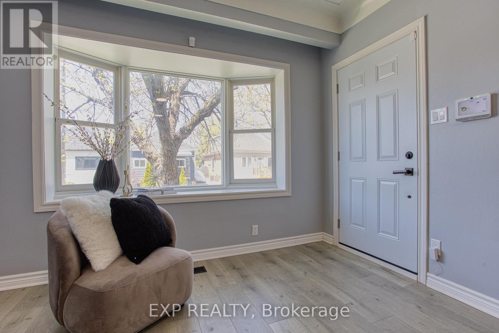 292 Fairfield Avenue, Hamilton, ON - Indoor Photo Showing Other Room