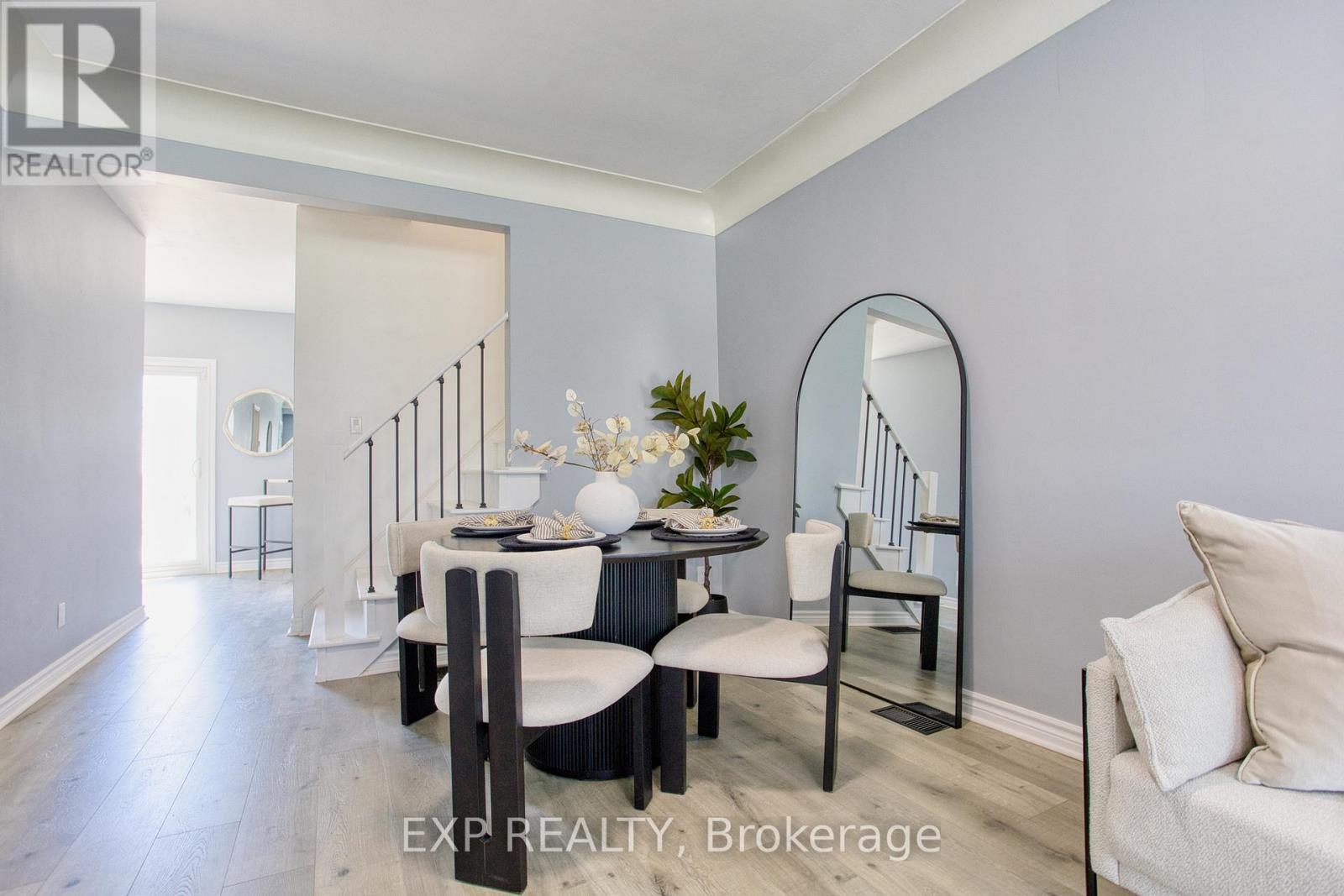 292 Fairfield Avenue, Hamilton, ON - Indoor Photo Showing Dining Room