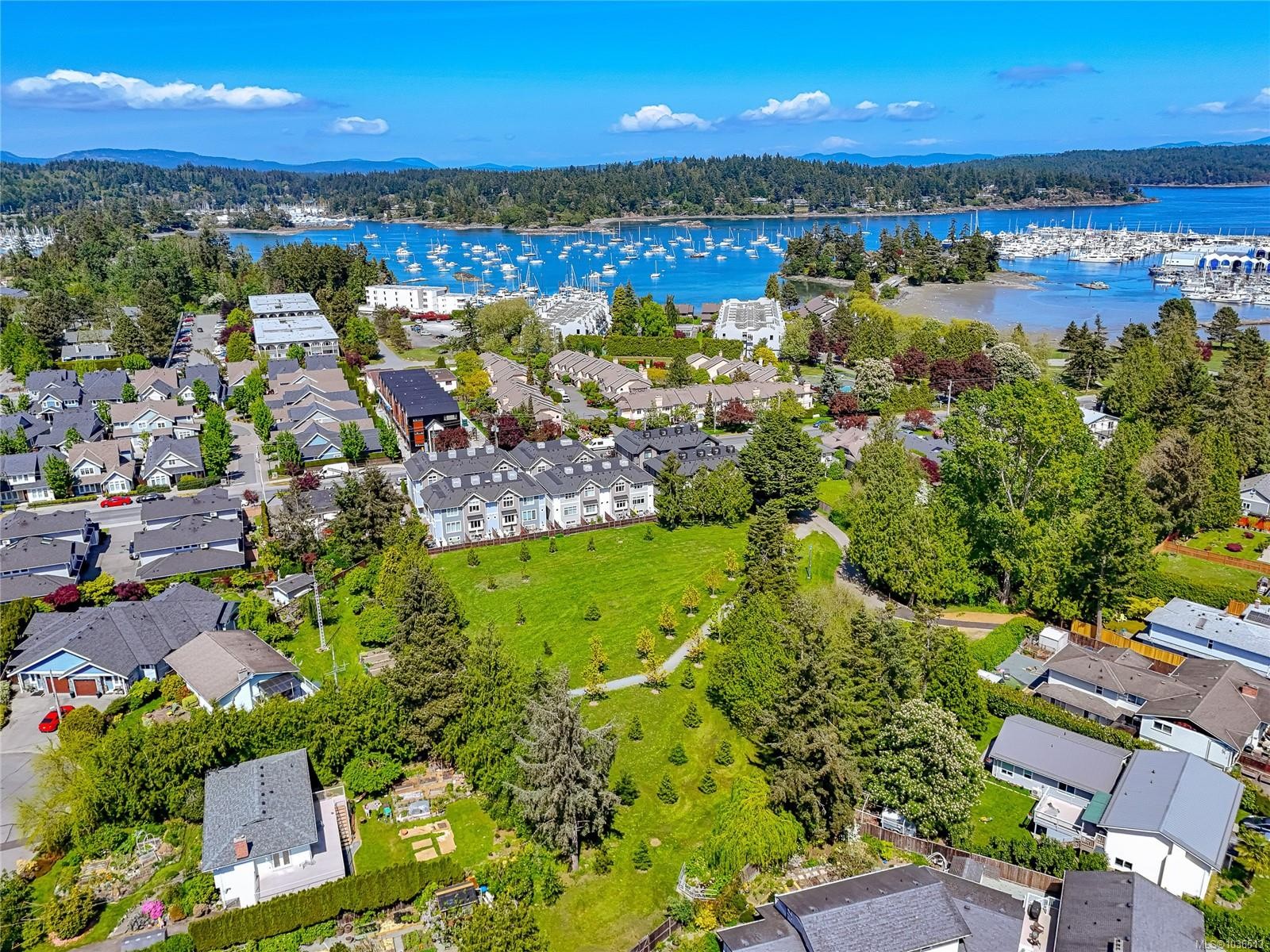 5-10480 Resthaven Dr, Sidney, BC