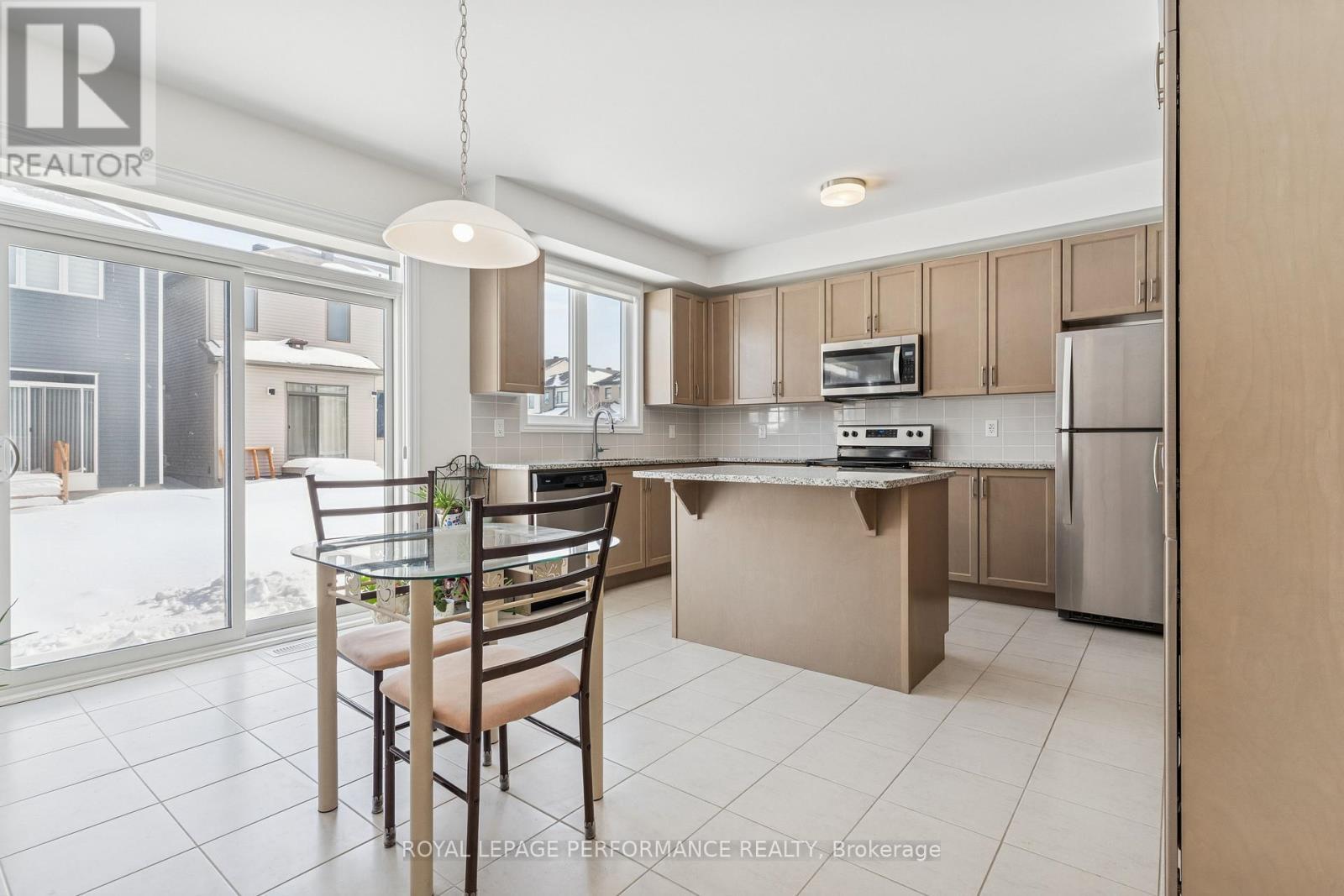 845 Snap Hook Crescent, Ottawa, ON - Indoor Photo Showing Kitchen With Stainless Steel Kitchen
