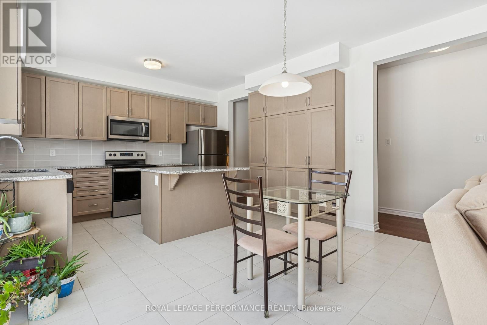 845 Snap Hook Crescent, Ottawa, ON - Indoor Photo Showing Kitchen With Stainless Steel Kitchen
