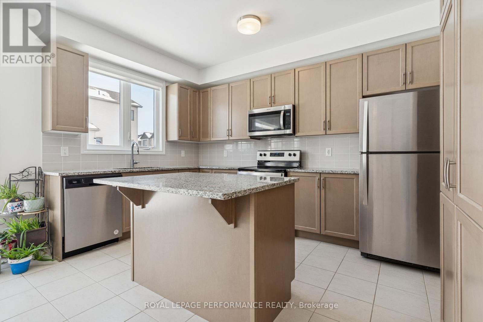 845 Snap Hook Crescent, Ottawa, ON - Indoor Photo Showing Kitchen With Stainless Steel Kitchen