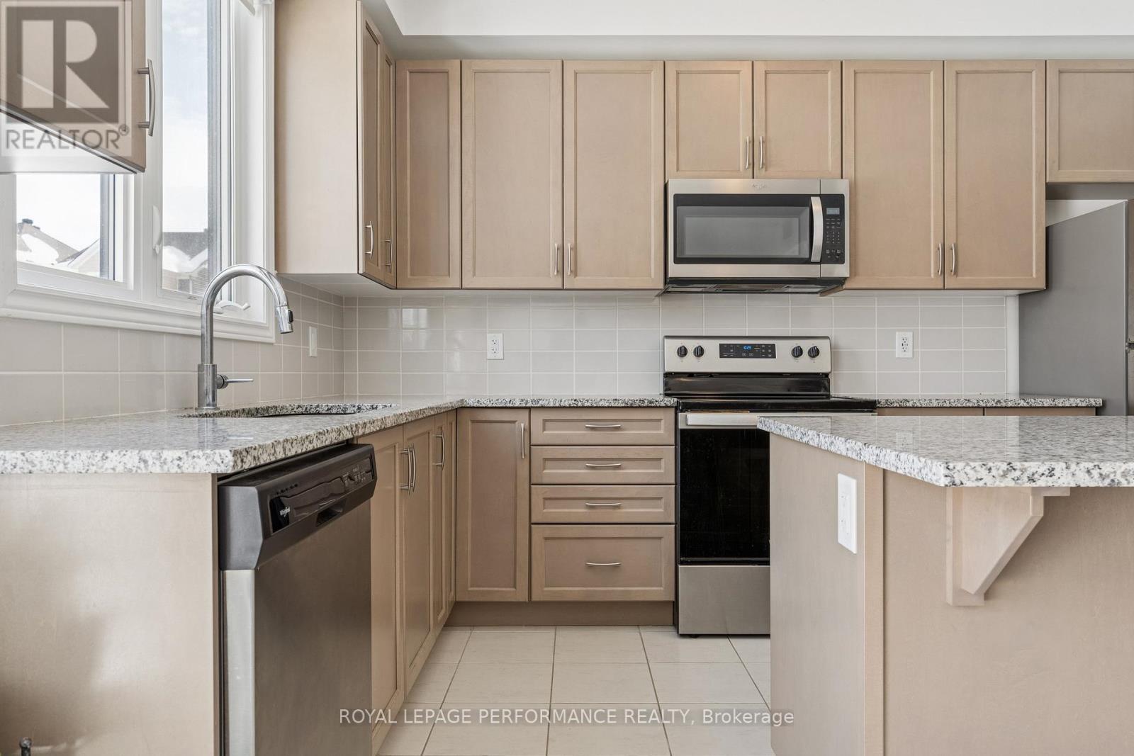 845 Snap Hook Crescent, Ottawa, ON - Indoor Photo Showing Kitchen With Stainless Steel Kitchen With Upgraded Kitchen
