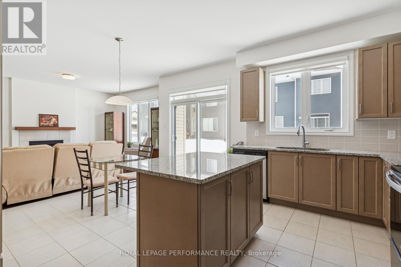 845 Snap Hook Crescent, Ottawa, ON - Indoor Photo Showing Kitchen