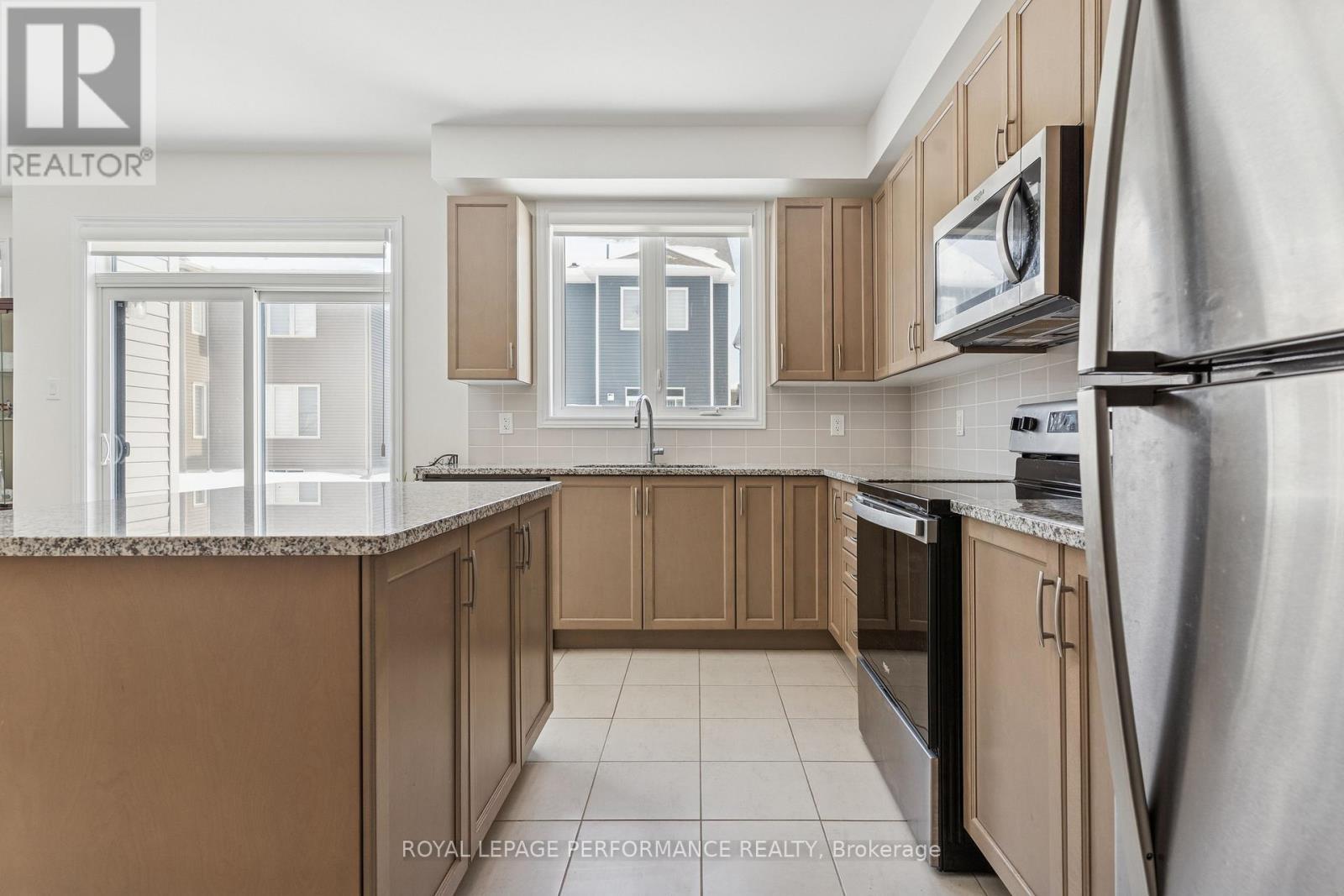 845 Snap Hook Crescent, Ottawa, ON - Indoor Photo Showing Kitchen
