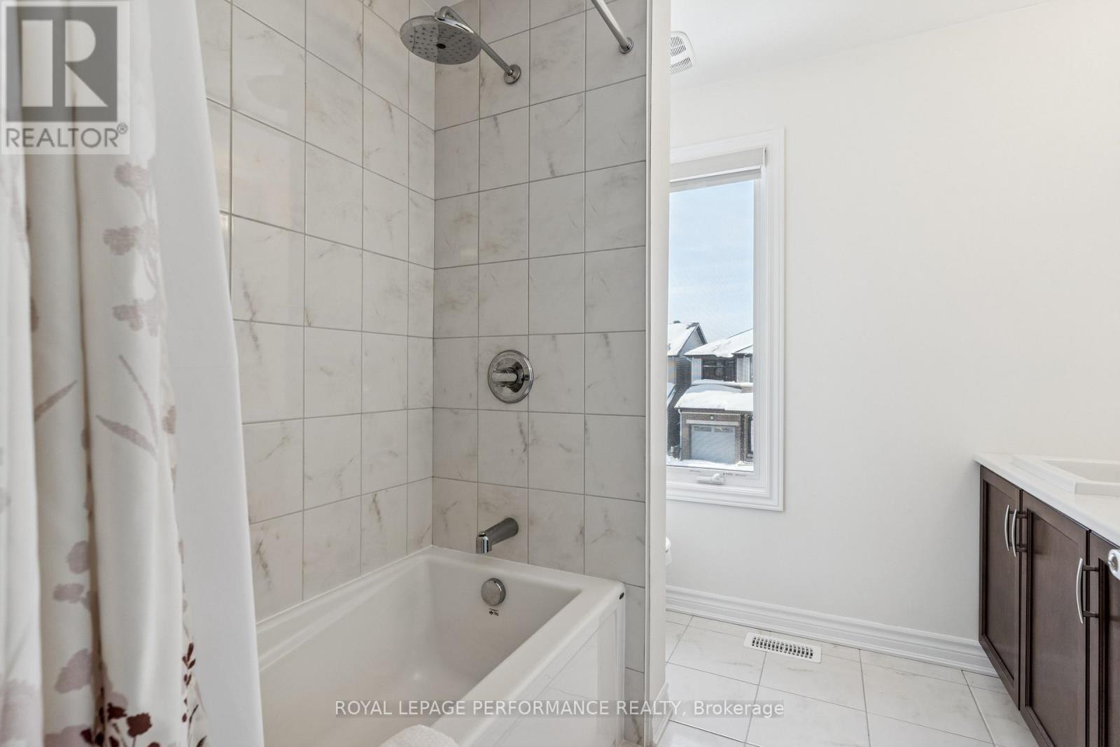 845 Snap Hook Crescent, Ottawa, ON - Indoor Photo Showing Bathroom