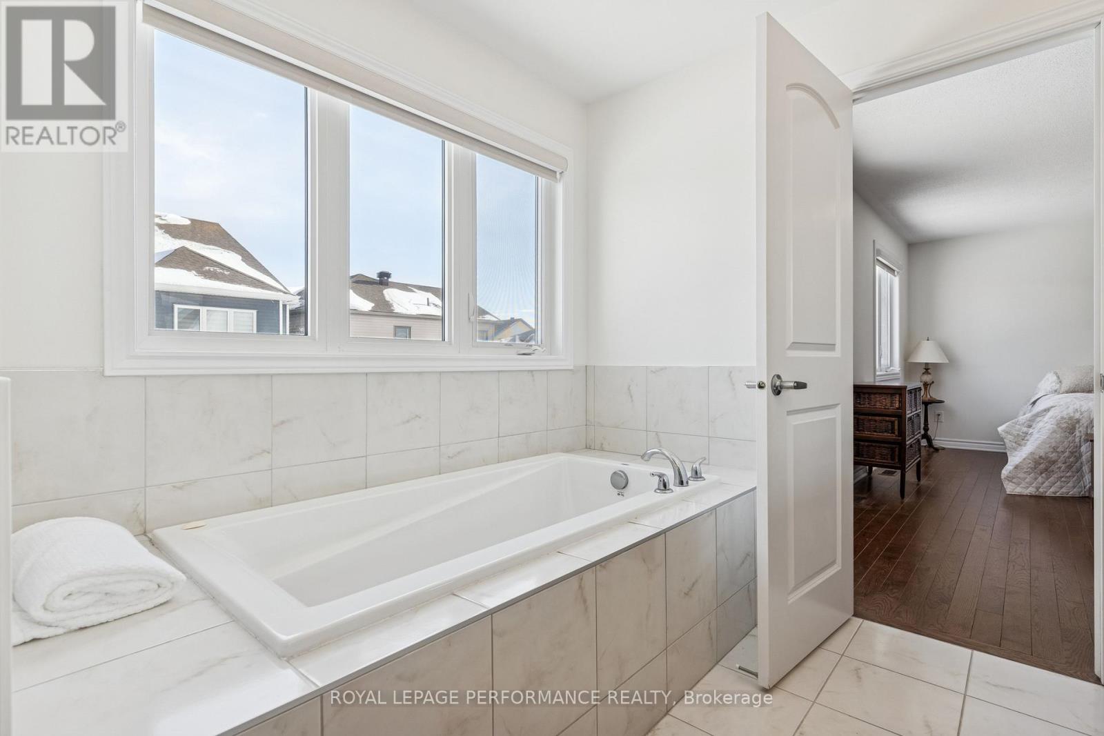 845 Snap Hook Crescent, Ottawa, ON - Indoor Photo Showing Bathroom