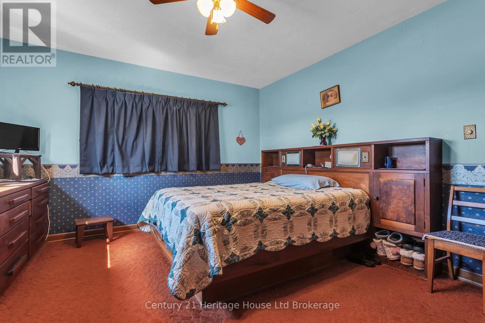 88 Potters Road, Tillsonburg, ON - Indoor Photo Showing Bedroom