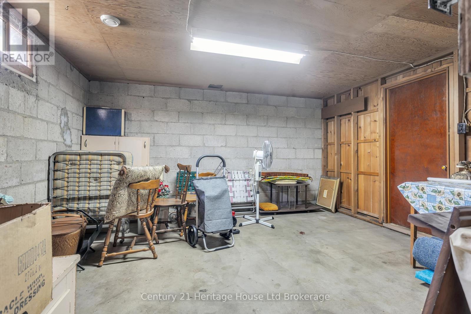 88 Potters Road, Tillsonburg, ON - Indoor