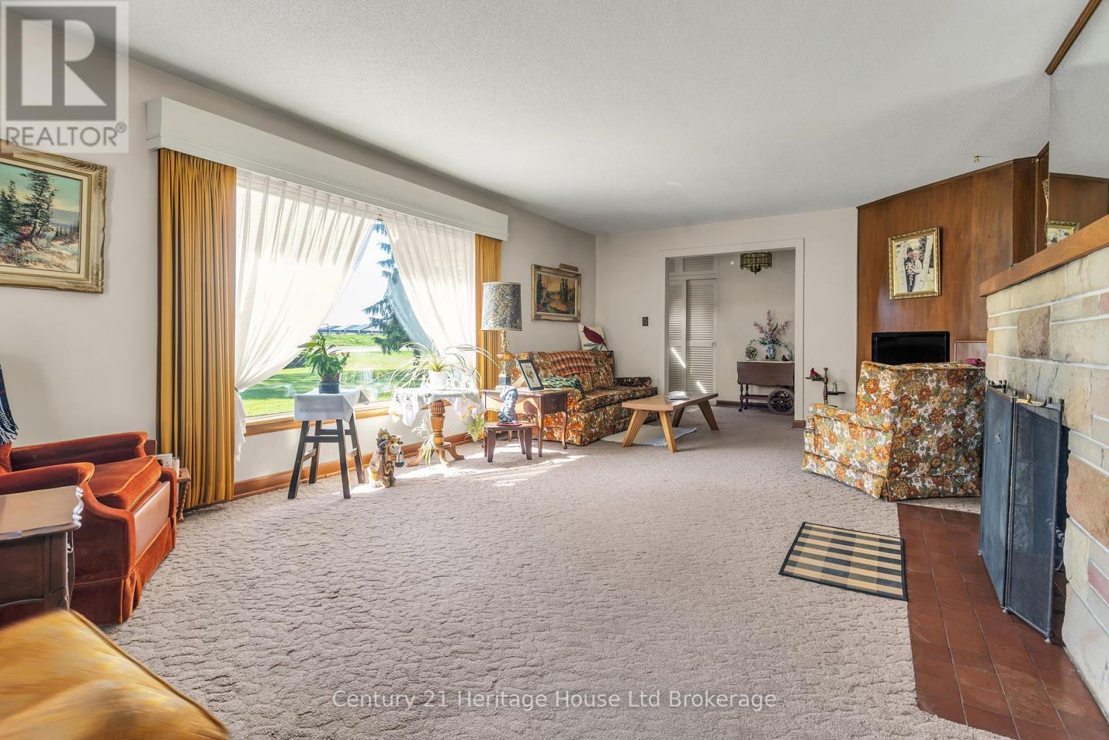 88 Potters Road, Tillsonburg, ON - Indoor