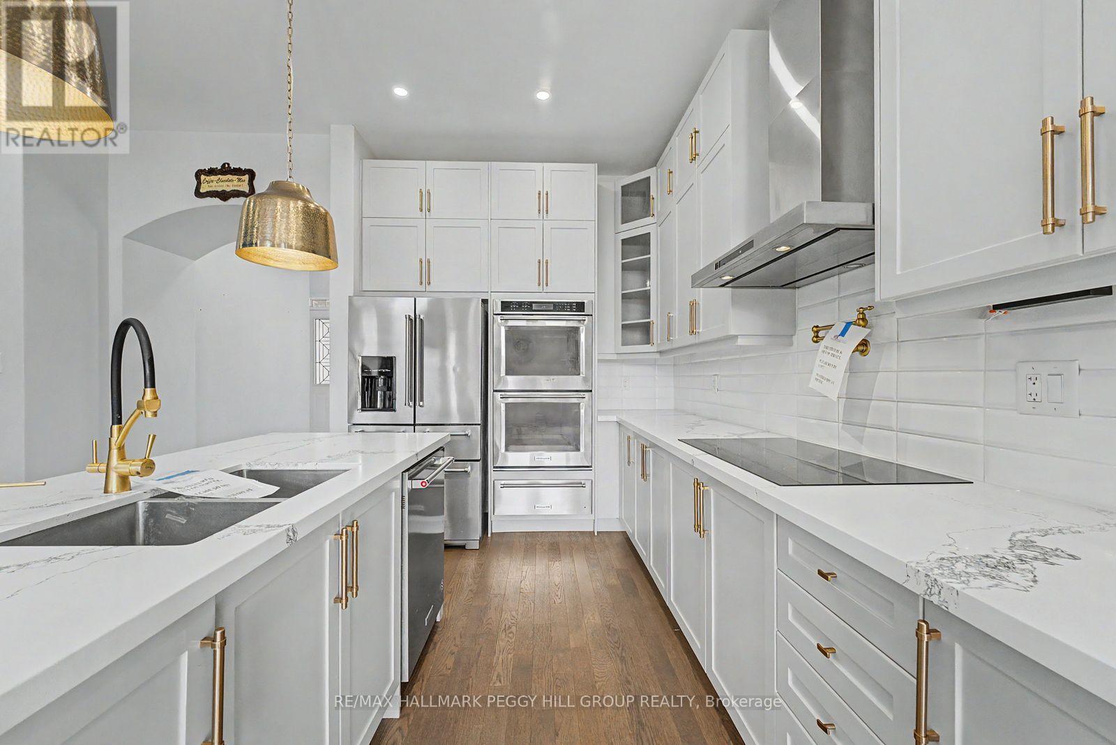 96 Redmond Crescent, Springwater, ON - Indoor Photo Showing Kitchen With Stainless Steel Kitchen With Upgraded Kitchen